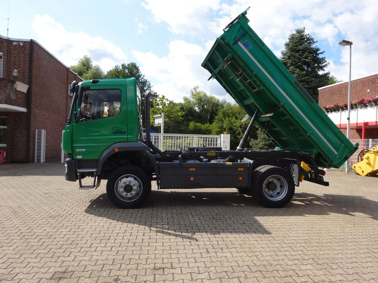 Mercedes-Benz 1530 Atego MEILLER 3Skipper 4x4 - Tipper: picture 4 Mercedes-Benz 1530 Atego MEILLER 3Skipper 4x4 - Tipper: picture 4