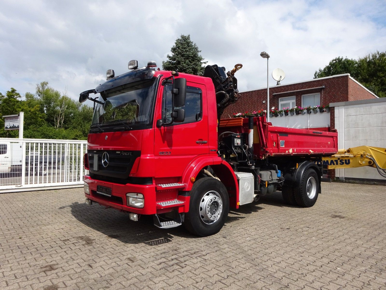 Mercedes-Benz 1833 Axor Meiller 3Skipper +HIAB 111 HIDUO +Funk - Tipper, Crane truck: picture 2 Mercedes-Benz 1833 Axor Meiller 3Skipper +HIAB 111 HIDUO +Funk - Tipper, Crane truck: picture 2