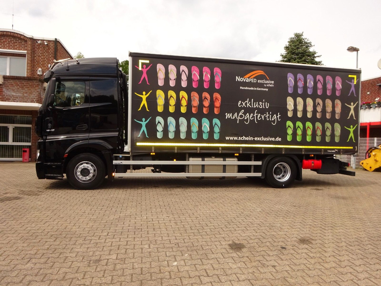 Mercedes-Benz 1840 Pritsche+Plane Edscha StreamSpace - Curtainsider truck: picture 1 Mercedes-Benz 1840 Pritsche+Plane Edscha StreamSpace - Curtainsider truck: picture 1