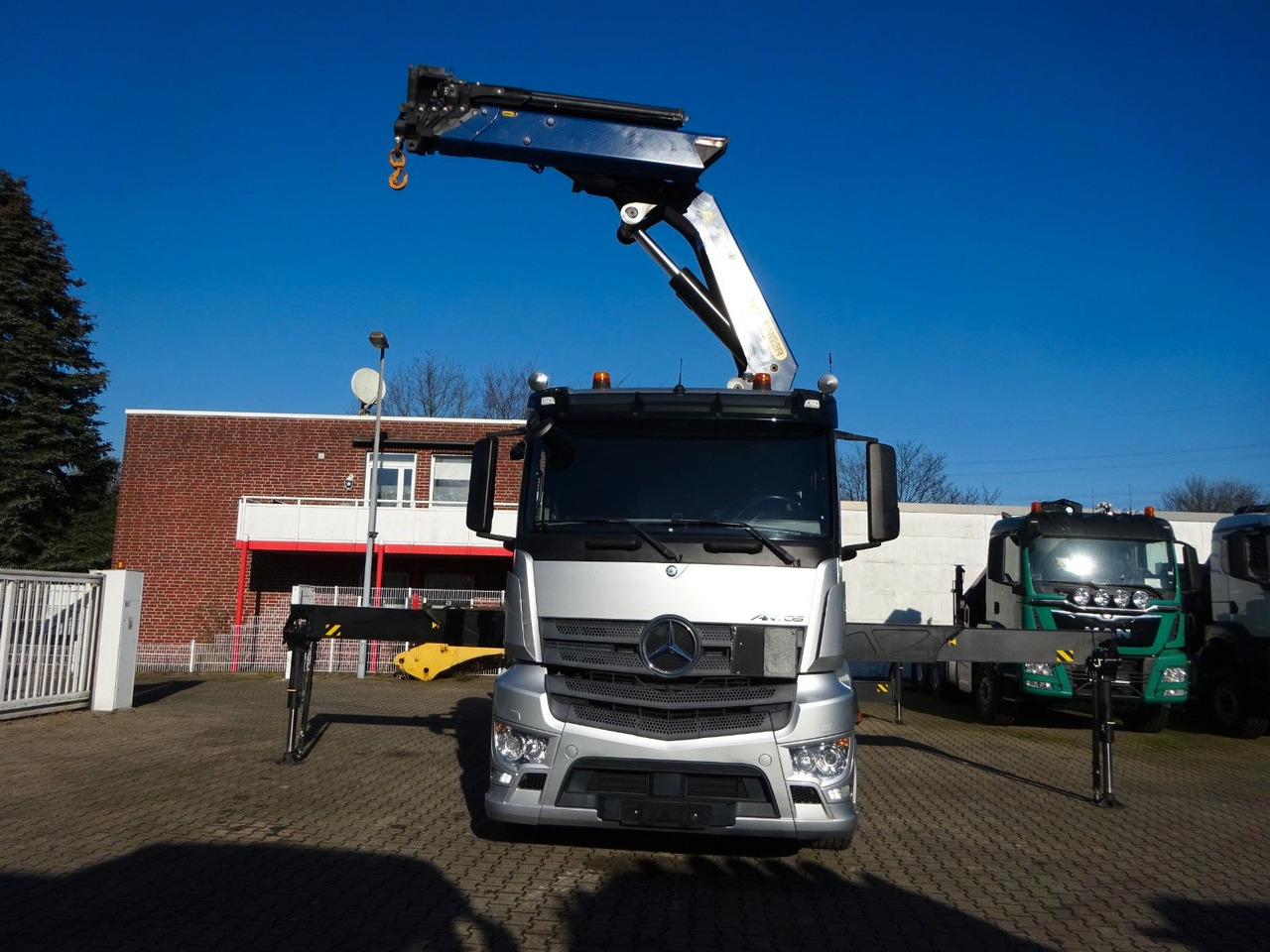 Mercedes-Benz 2543 Antos Pritsche + PK53002-SH Kran Mercedes-Benz 2543 Antos Pritsche + PK53002-SH Kran - Crane truck, Dropside/ Flatbed truck: picture 2 Mercedes-Benz 2543 Antos Pritsche + PK53002-SH Kran Mercedes-Benz 2543 Antos Pritsche + PK53002-SH Kran - Crane truck, Dropside/ Flatbed truck: picture 2
