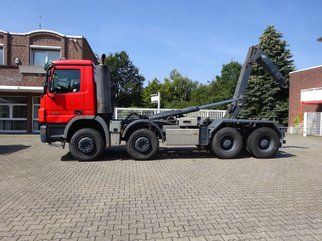 Mercedes-Benz 3246 Actros Abroller K45 8x4 Knickhacken Mercedes-Benz 3246 Actros Abroller K45 8x4 Knickhacken - Hook lift truck: picture 3 Mercedes-Benz 3246 Actros Abroller K45 8x4 Knickhacken Mercedes-Benz 3246 Actros Abroller K45 8x4 Knickhacken - Hook lift truck: picture 3