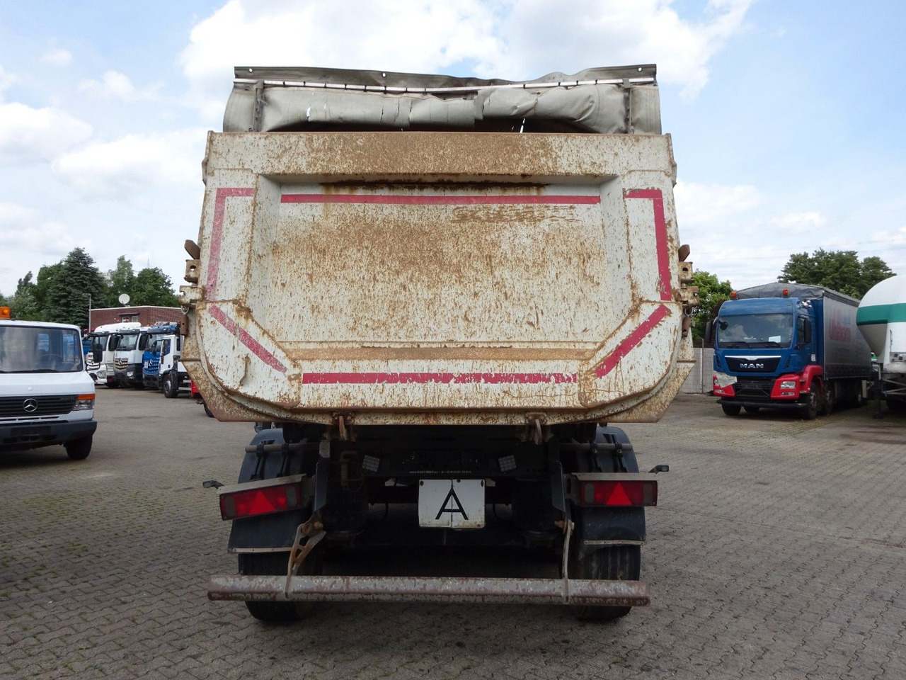 Schmitz Cargobull SGF S3 Kipp Auflieger Mulde mit 3 Achsen - Tipper semi-trailer: picture 5 Schmitz Cargobull SGF S3 Kipp Auflieger Mulde mit 3 Achsen - Tipper semi-trailer: picture 5