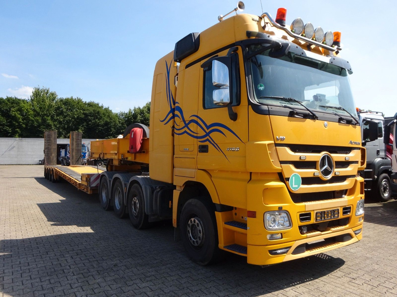 Tractor unit Mercedes-Benz 4160 V8 Actros SZM Schwerlast 8x4: picture 6