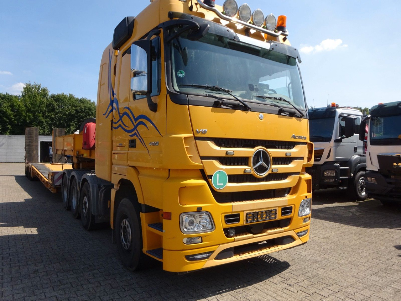 Tractor unit Mercedes-Benz 4160 V8 Actros SZM Schwerlast 8x4: picture 8