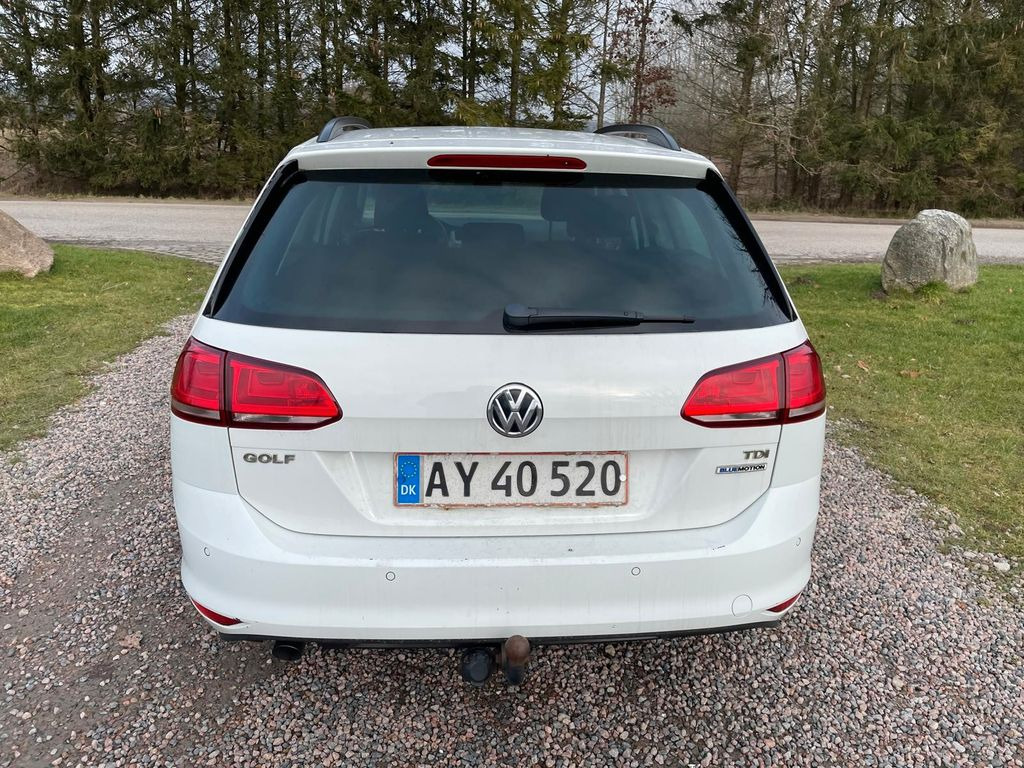 Volkswagen Golf VII Variant Trendline BlueMotion 1.6 TDI - Car: picture 4 Volkswagen Golf VII Variant Trendline BlueMotion 1.6 TDI - Car: picture 4