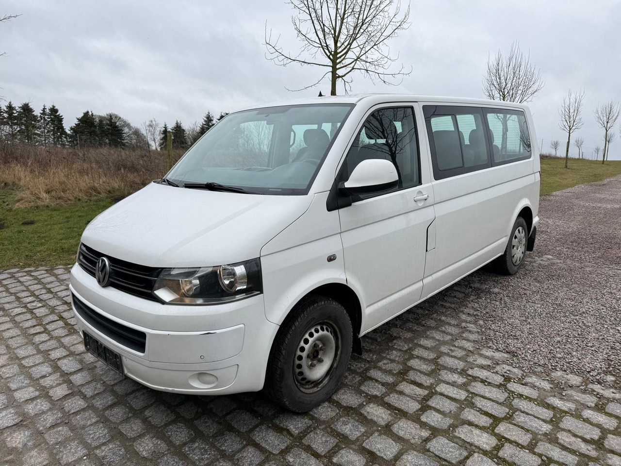 Volkswagen T5 Caravelle 2.0 TDI DSG Lang *7 Sitzplätze* - Passenger van: picture 2 Volkswagen T5 Caravelle 2.0 TDI DSG Lang *7 Sitzplätze* - Passenger van: picture 2