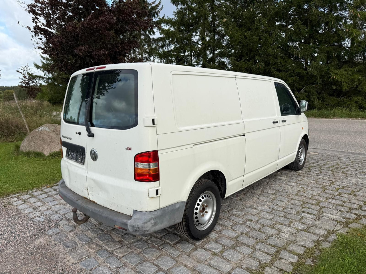 Volkswagen T5 Transporter 2.5 TDI Kasten lang *2500 € - Small van: picture 4 Volkswagen T5 Transporter 2.5 TDI Kasten lang *2500 € - Small van: picture 4