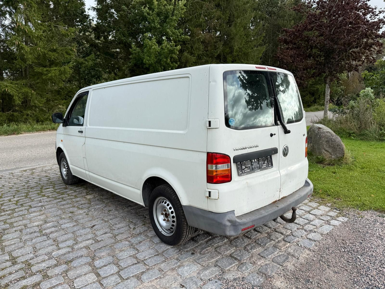 Volkswagen T5 Transporter 2.5 TDI Kasten lang *2500 € - Small van: picture 3 Volkswagen T5 Transporter 2.5 TDI Kasten lang *2500 € - Small van: picture 3