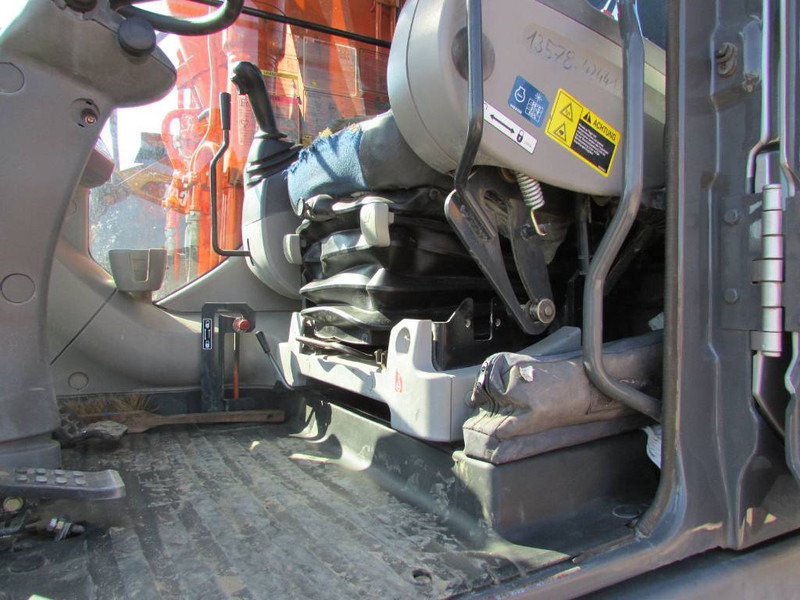 Hitachi ZX 140 W-3 Mobilbagger 45.000 EUR / Klima on lease Hitachi ZX 140 W-3 Mobilbagger 45.000 EUR / Klima: picture 13