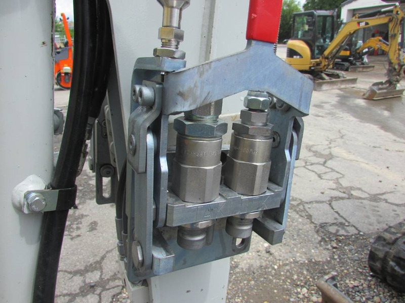 Takeuchi TB 216 V4 Minibagger 28.000 EUR - Mini excavator: picture 3 Takeuchi TB 216 V4 Minibagger 28.000 EUR - Mini excavator: picture 3