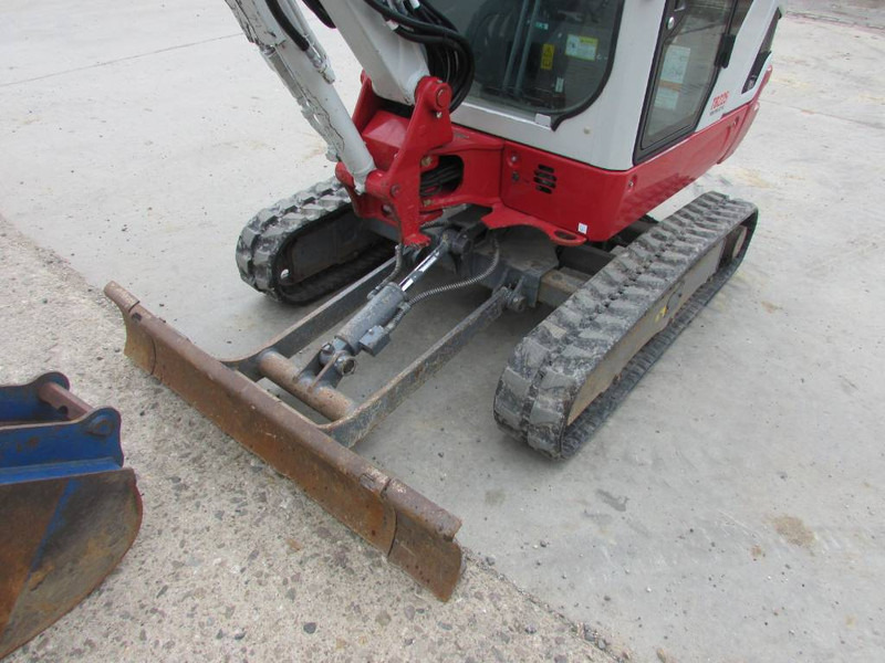 Takeuchi TB225 V3 Minibagger 35.500 EUR net - Mini excavator: picture 3 Takeuchi TB225 V3 Minibagger 35.500 EUR net - Mini excavator: picture 3