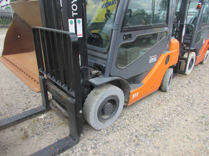 Toyota 02-8 FGF 25 Tonero 25 Gas Stapler - LPG forklift: picture 2 Toyota 02-8 FGF 25 Tonero 25 Gas Stapler - LPG forklift: picture 2