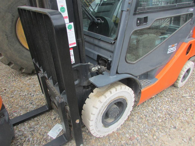 Toyota 02-8 FGF 25 Tonero 25 Gas Stapler - LPG forklift: picture 4 Toyota 02-8 FGF 25 Tonero 25 Gas Stapler - LPG forklift: picture 4