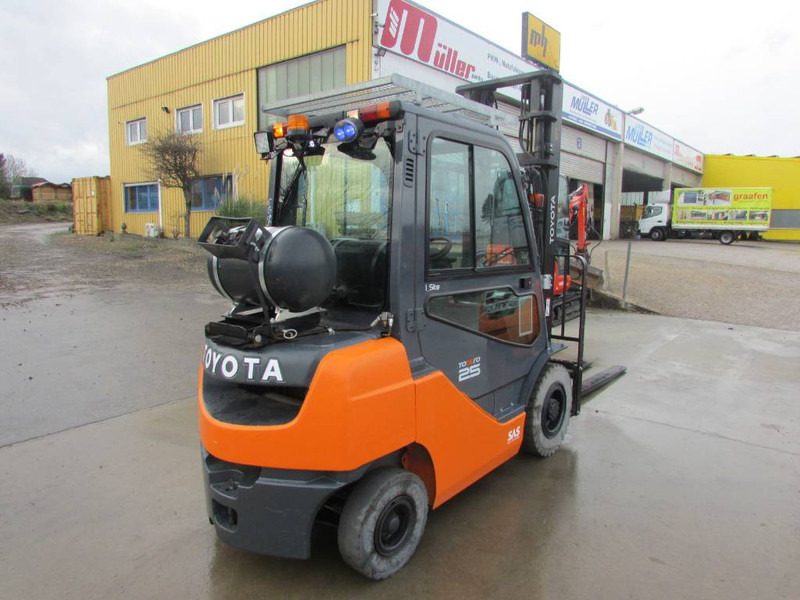 Toyota 02-8 FGF 25 Tonero 25 Gas Stapler - LPG forklift: picture 5 Toyota 02-8 FGF 25 Tonero 25 Gas Stapler - LPG forklift: picture 5