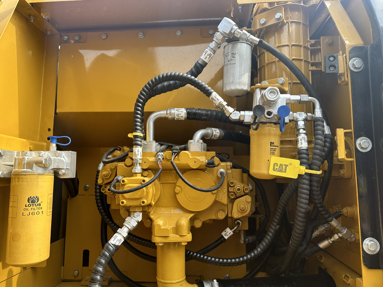 CATERPILLAR 320D2 - Crawler excavator: picture 5 CATERPILLAR 320D2 - Crawler excavator: picture 5