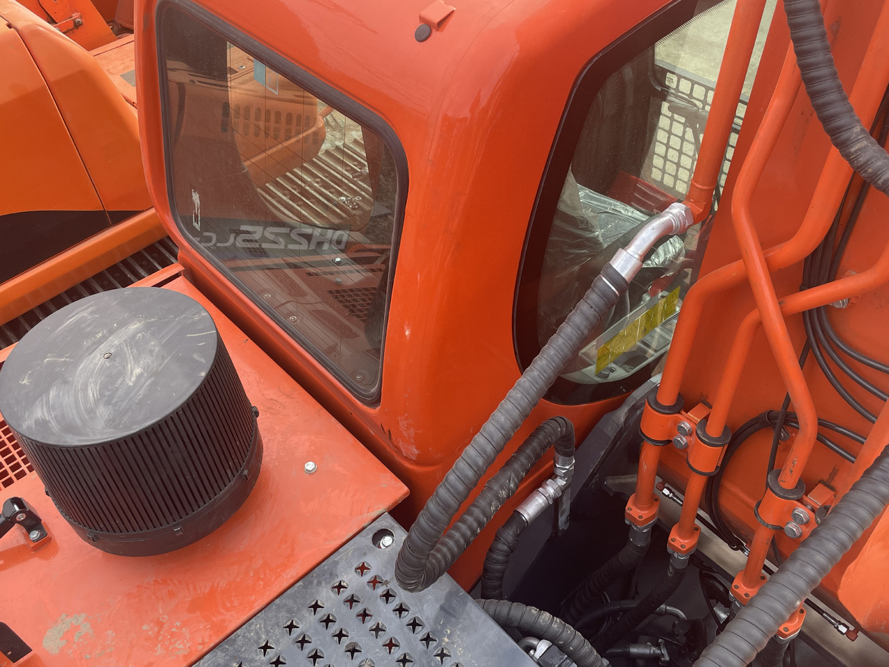 Crawler excavator DOOSAN DX225LC-9C: picture 6