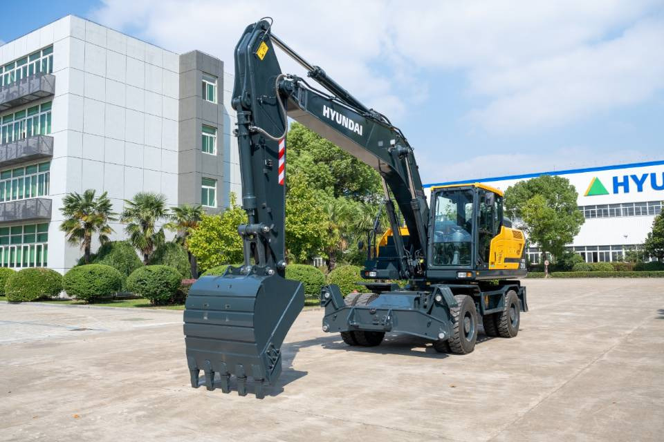 Hyundai HW210 - Wheel excavator: picture 2 Hyundai HW210 - Wheel excavator: picture 2
