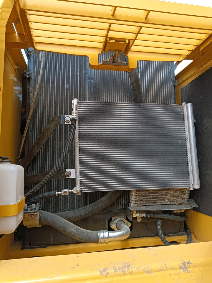 KOMATSU PC200-8 - Crawler excavator: picture 4 KOMATSU PC200-8 - Crawler excavator: picture 4