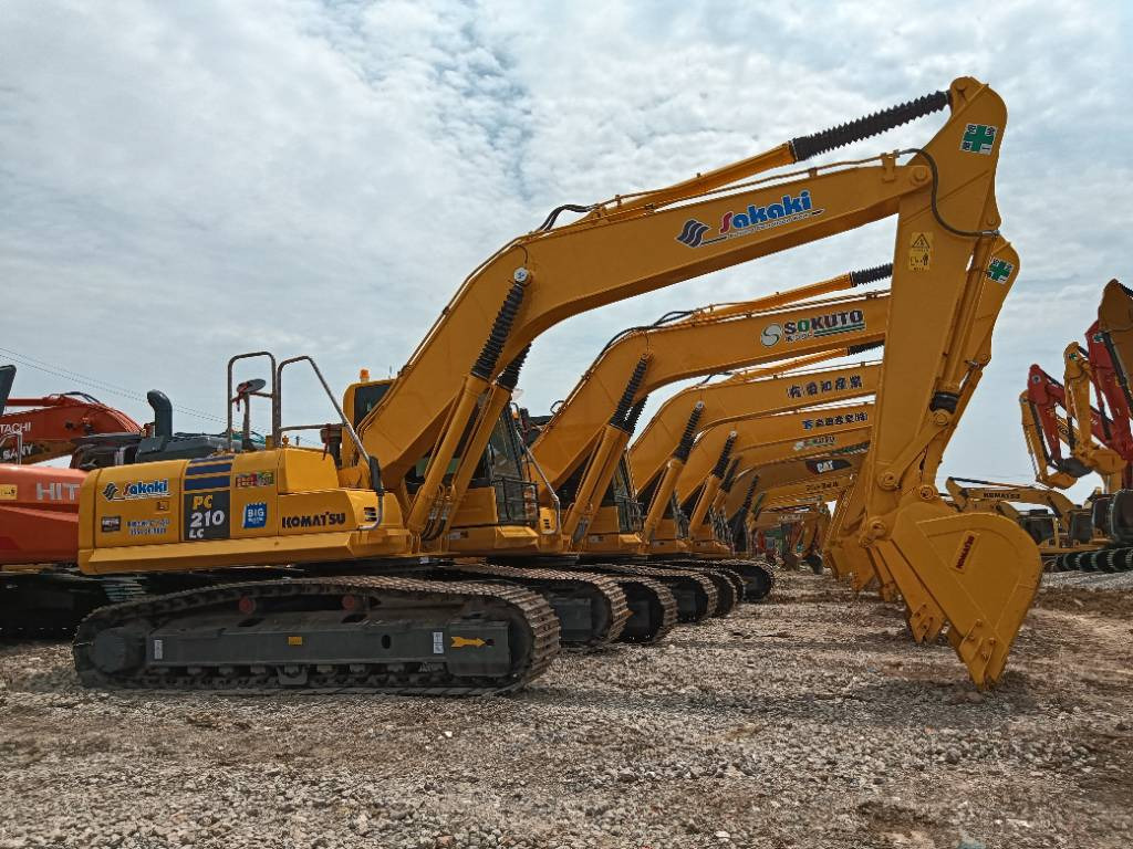 Komatsu PC 210-8 - Crawler excavator: picture 2 Komatsu PC 210-8 - Crawler excavator: picture 2