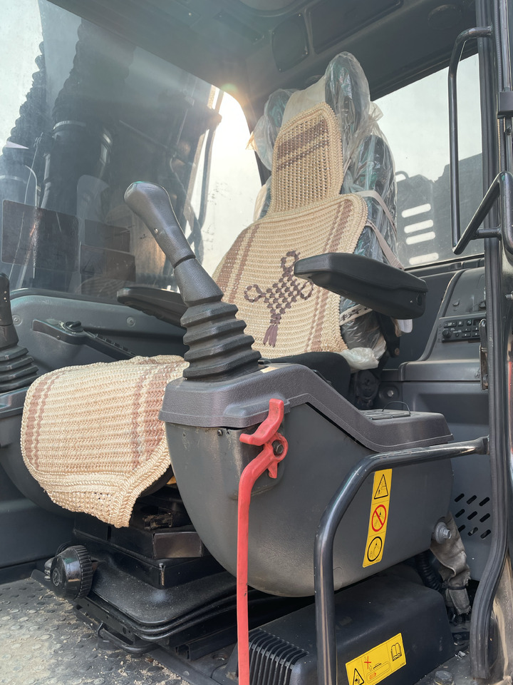 VOLVO EC140 - Crawler excavator: picture 5 VOLVO EC140 - Crawler excavator: picture 5