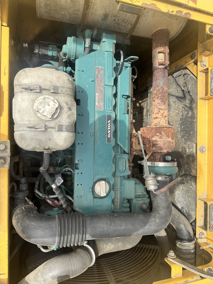 VOLVO EC220D - Crawler excavator: picture 5 VOLVO EC220D - Crawler excavator: picture 5