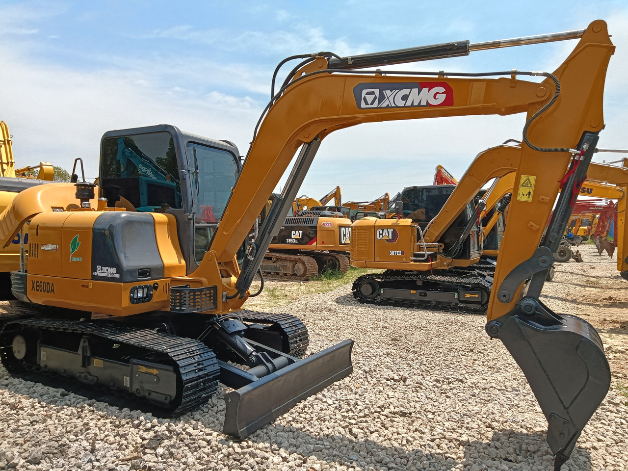 XCMG XE60DA - Mini excavator: picture 3 XCMG XE60DA - Mini excavator: picture 3