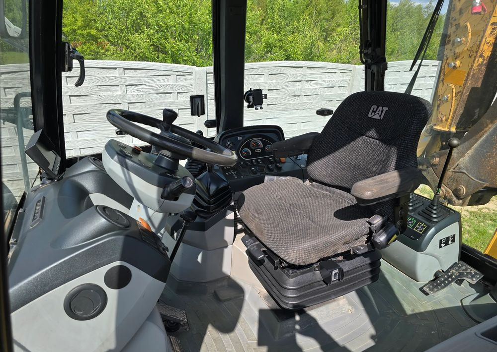 Caterpillar - Backhoe loader: picture 3 Caterpillar - Backhoe loader: picture 3