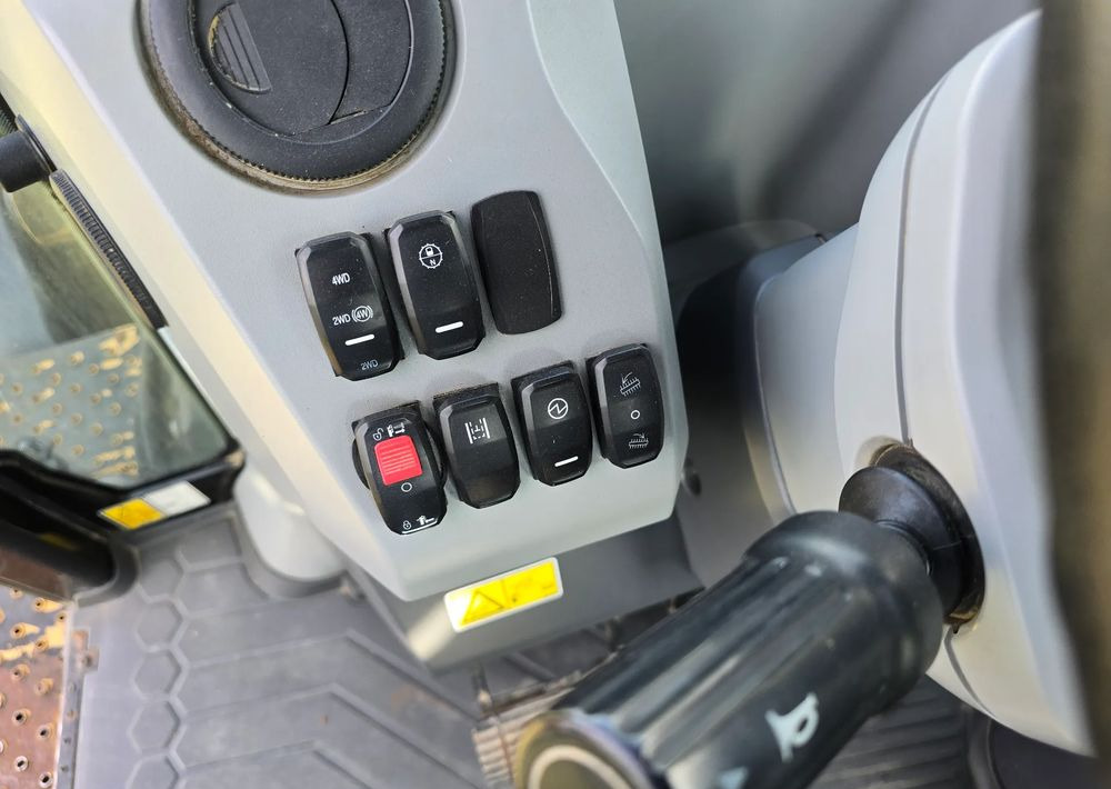 Caterpillar - Backhoe loader: picture 5 Caterpillar - Backhoe loader: picture 5