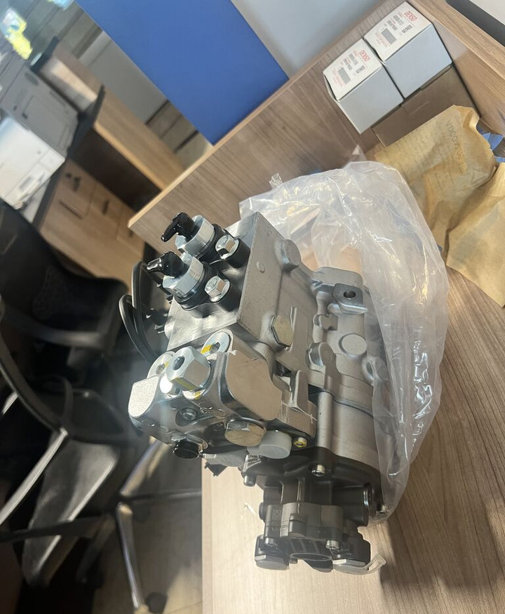 Bosch 2024 Bosch 420DCİ truck - Fuel pump for Truck: picture 1 Bosch 2024 Bosch 420DCİ truck - Fuel pump for Truck: picture 1