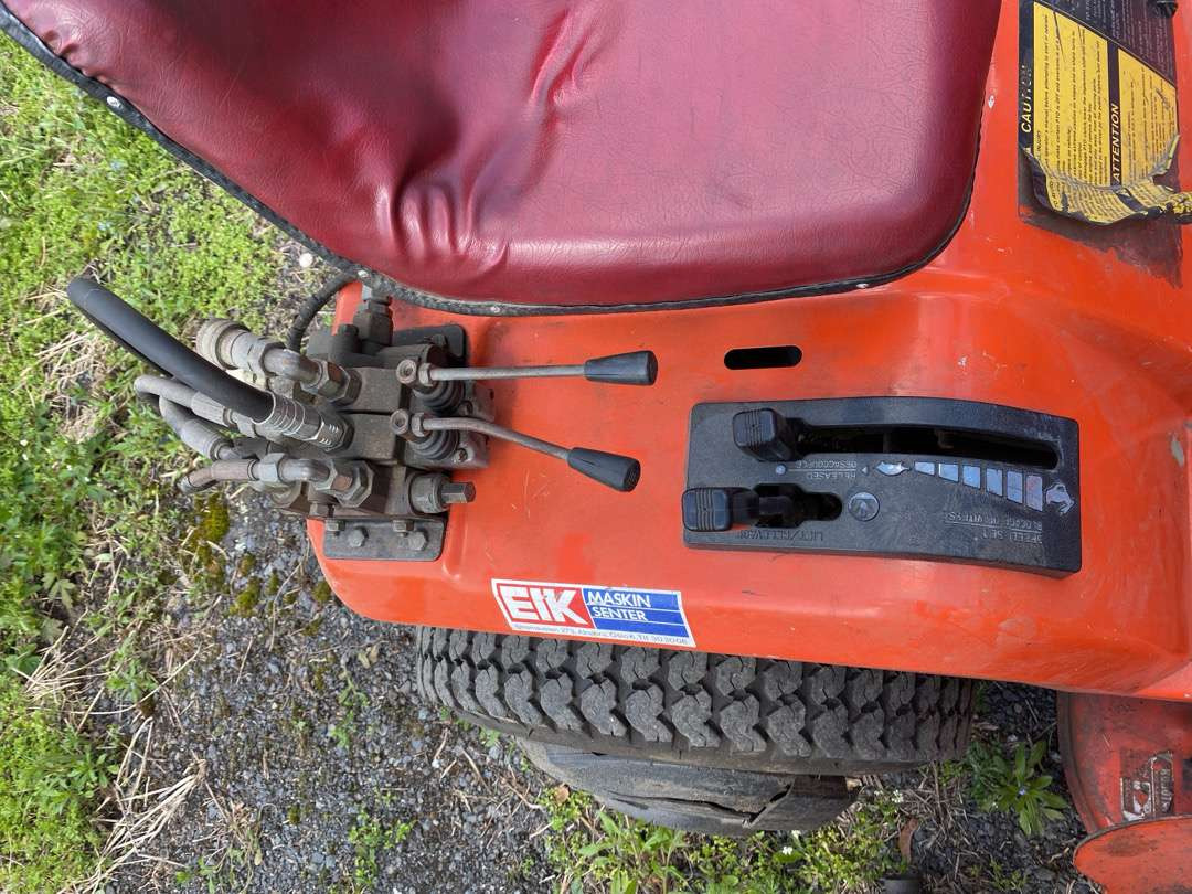 2000 Kubota G1700//Sitteklipper med feier og oppsamler on lease 2000 Kubota G1700//Sitteklipper med feier og oppsamler: picture 11 2000 Kubota G1700//Sitteklipper med feier og oppsamler on lease 2000 Kubota G1700//Sitteklipper med feier og oppsamler: picture 11