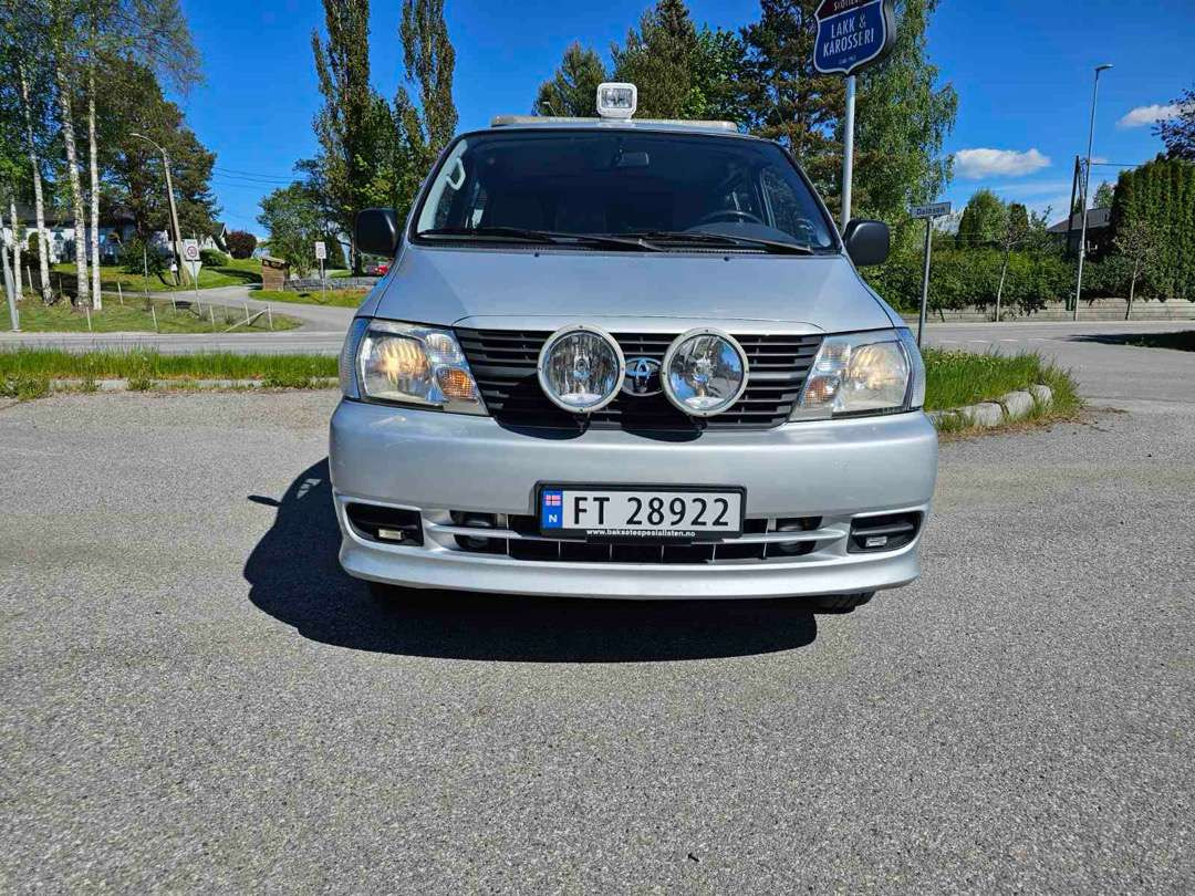 2009 Personbil Toyota Hiace 4 WD Lang type 9 seter EU-Godkjent - Car: picture 3 2009 Personbil Toyota Hiace 4 WD Lang type 9 seter EU-Godkjent - Car: picture 3
