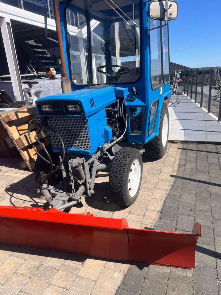 Farm tractor Iseki TX1500 brøyteskjær og feiekost: picture 10