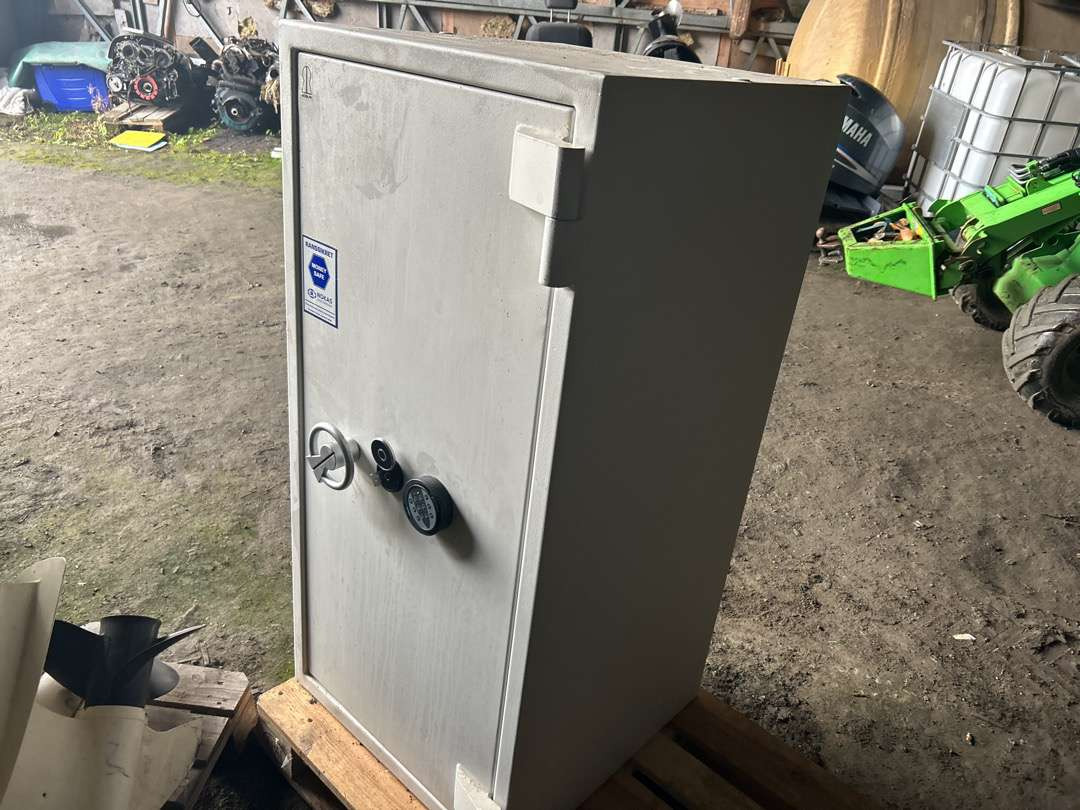Safe fra Nokas - Tool/ Equipment: picture 1 Safe fra Nokas - Tool/ Equipment: picture 1