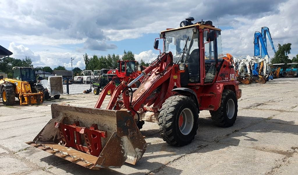 CAT 908 - Wheel loader: picture 1 CAT 908 - Wheel loader: picture 1