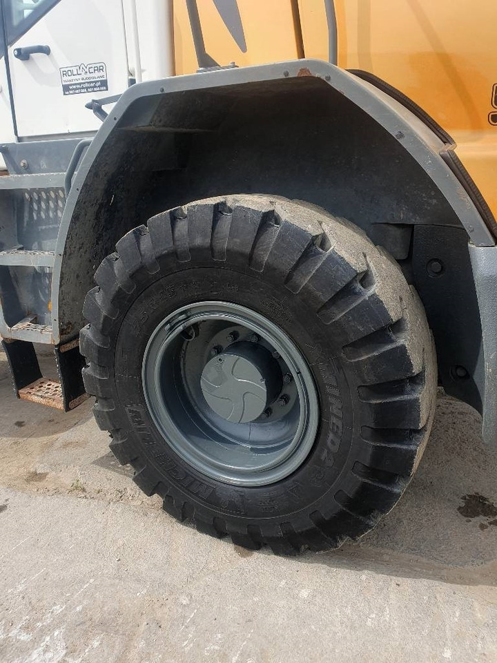 Wheel loader Liebherr L 524: picture 17