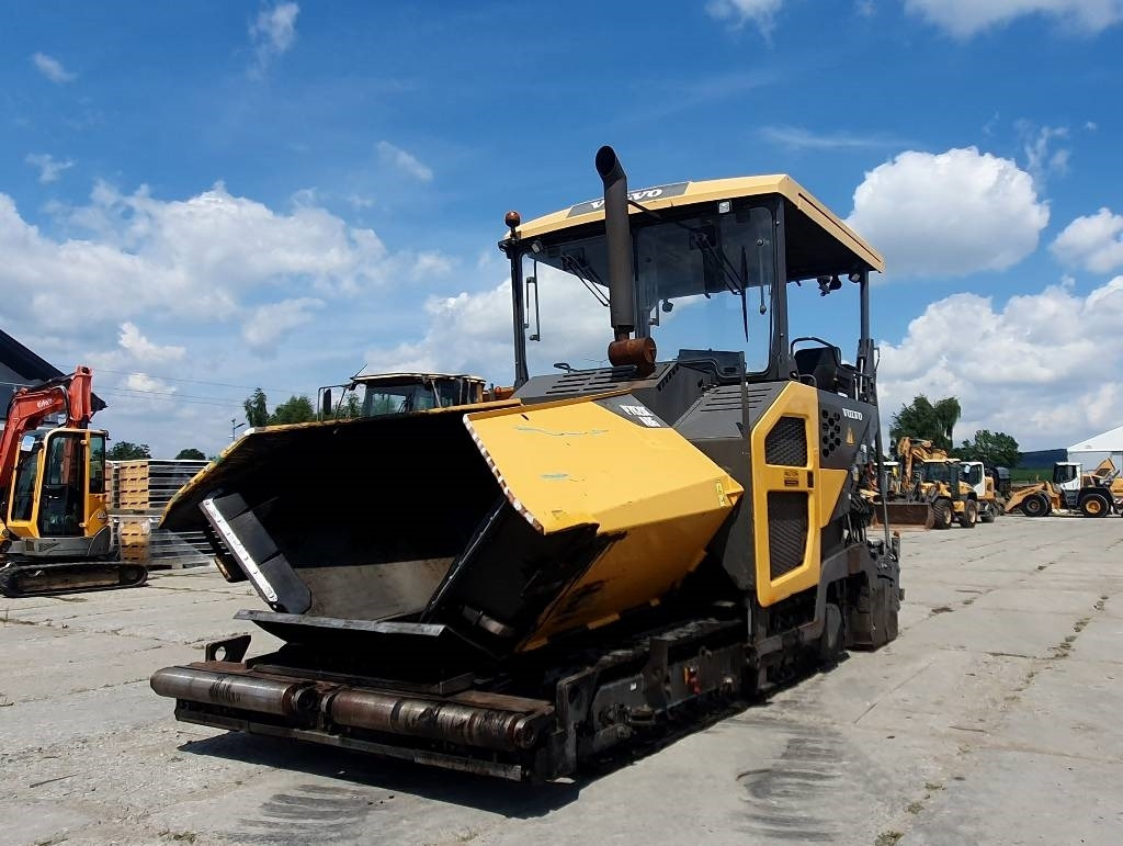 Volvo P 7820C - Asphalt paver: picture 1 Volvo P 7820C - Asphalt paver: picture 1