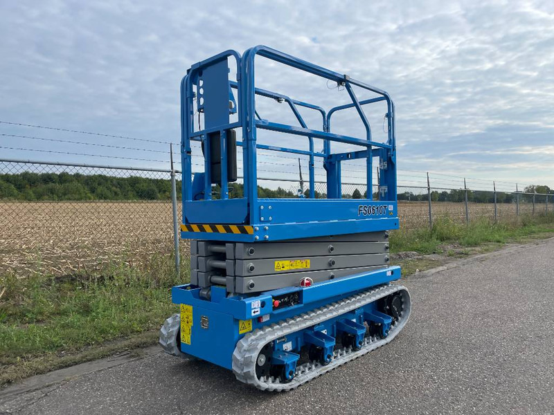 Fronteq FS0610T Tracked Scissor Lift - Scissor lift: picture 3 Fronteq FS0610T Tracked Scissor Lift - Scissor lift: picture 3