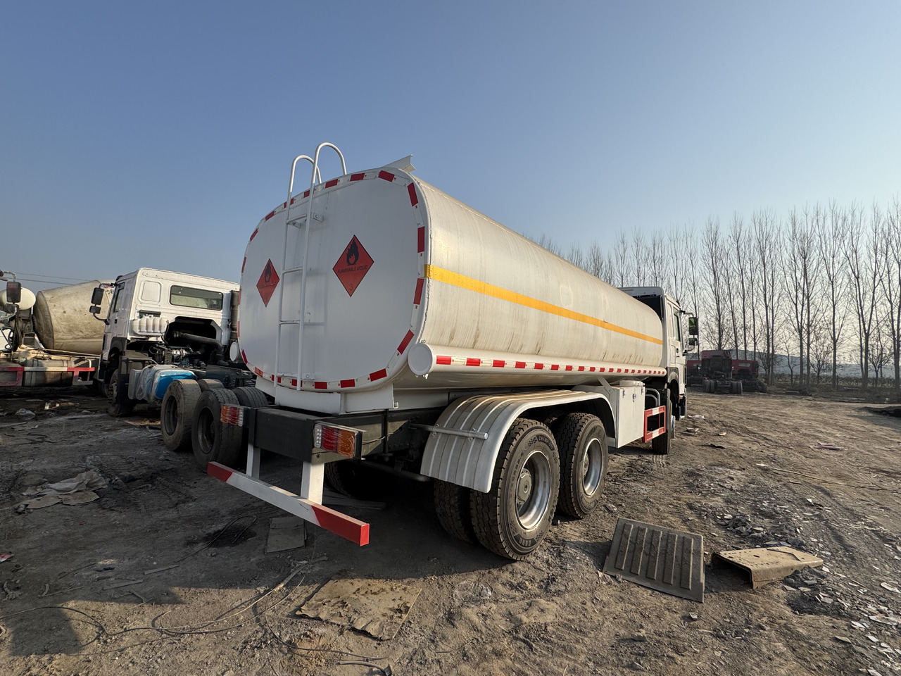 HOWO - Tank truck: picture 3 HOWO - Tank truck: picture 3
