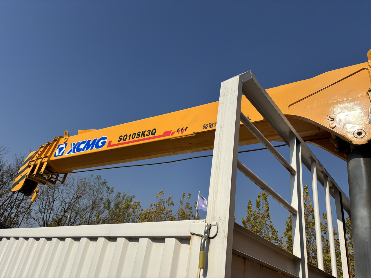 HOWO - Crane truck: picture 5 HOWO - Crane truck: picture 5
