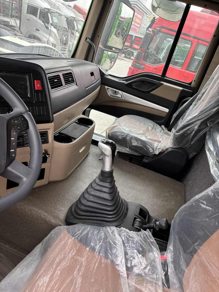 SINOTRUCK HOWO  - Tipper: picture 4 SINOTRUCK HOWO  - Tipper: picture 4