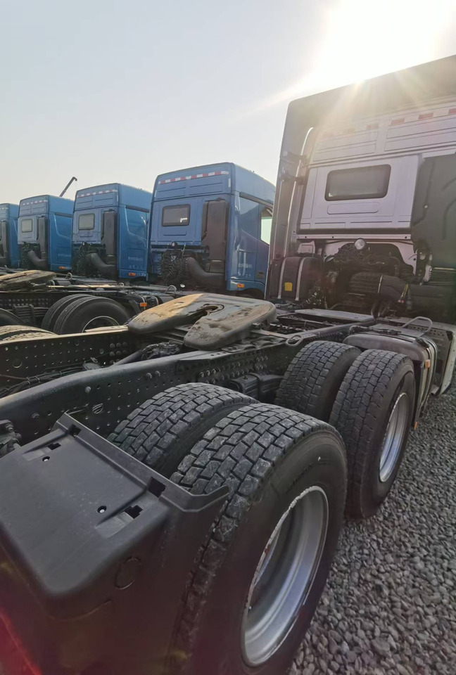 FAW J7 - Tractor unit: picture 5 FAW J7 - Tractor unit: picture 5