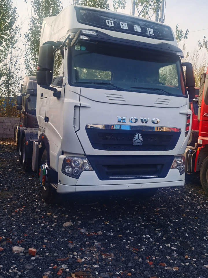SINOTRUCK HOWO - Tractor unit: picture 1 SINOTRUCK HOWO - Tractor unit: picture 1