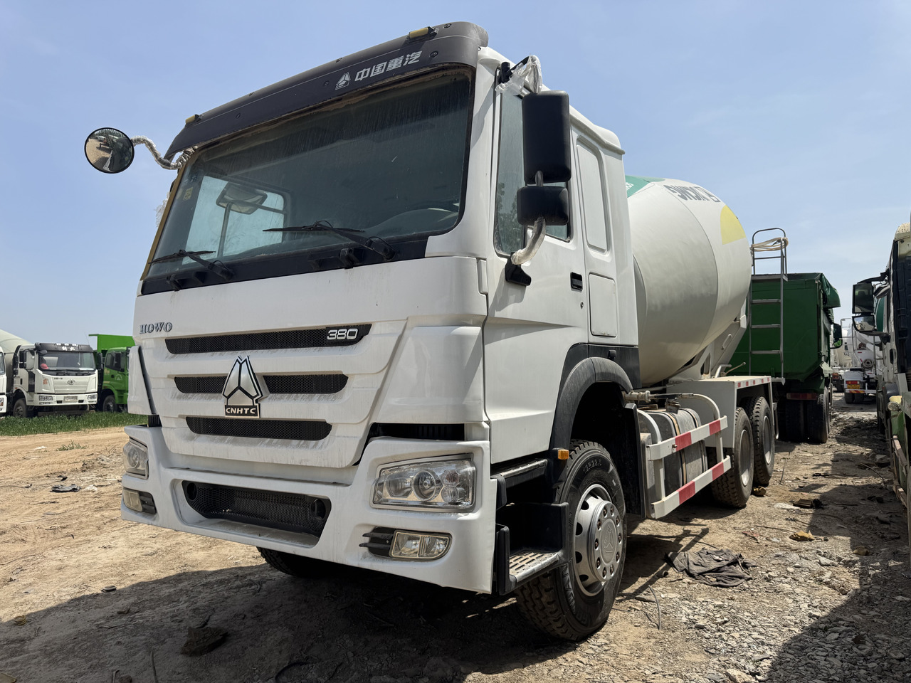 Howo - Concrete mixer truck: picture 2 Howo - Concrete mixer truck: picture 2