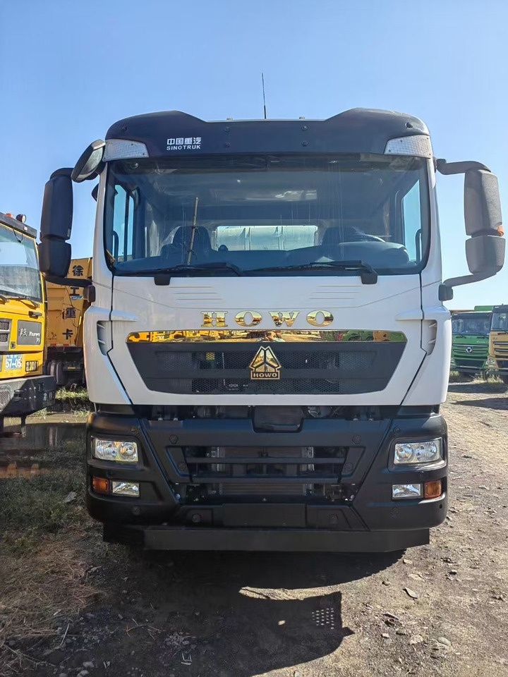 Howo - Concrete mixer semi-trailer: picture 1 Howo - Concrete mixer semi-trailer: picture 1