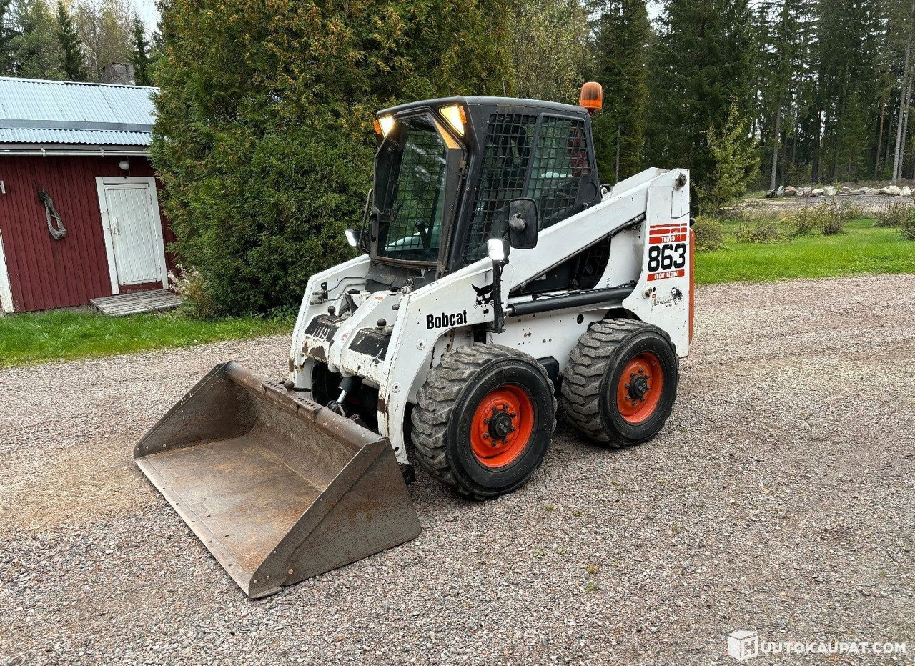 Bobcat 863, 2001, 2.7 L, 5,120 h Loader, Askola - Skid steer loader: picture 1 Bobcat 863, 2001, 2.7 L, 5,120 h Loader, Askola - Skid steer loader: picture 1