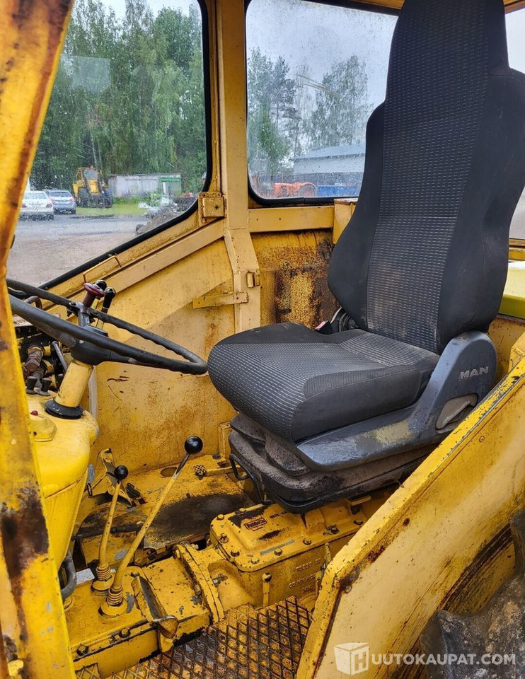 Ford 4550, 1971, Diesel Traktori + etukuormaaja MTK25, Virrat - Farm tractor: picture 5 Ford 4550, 1971, Diesel Traktori + etukuormaaja MTK25, Virrat - Farm tractor: picture 5