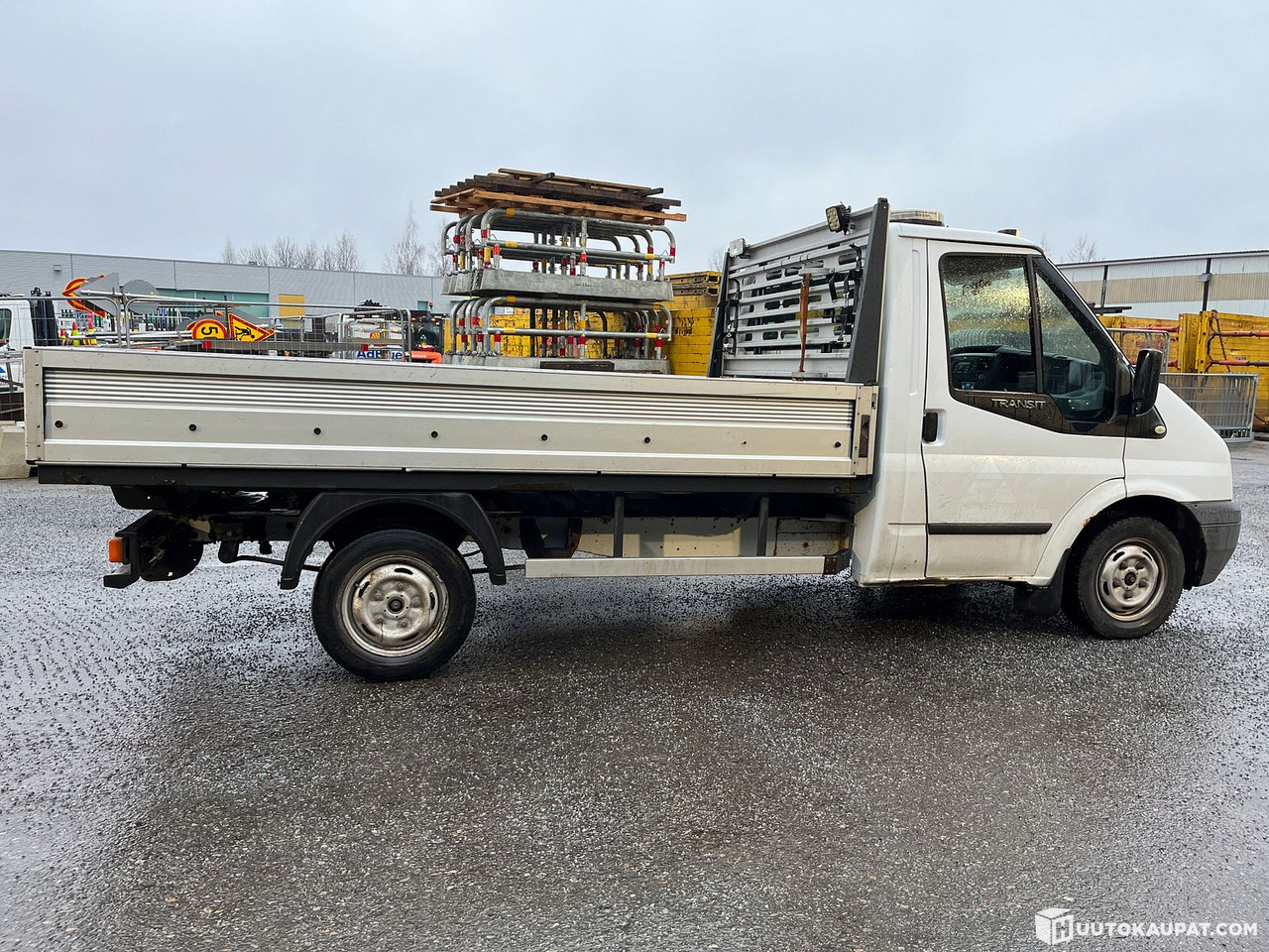 Ford Transit flatbed, reg. year 2012, only 151,068 km, Tampere - Flatbed van: picture 5 Ford Transit flatbed, reg. year 2012, only 151,068 km, Tampere - Flatbed van: picture 5