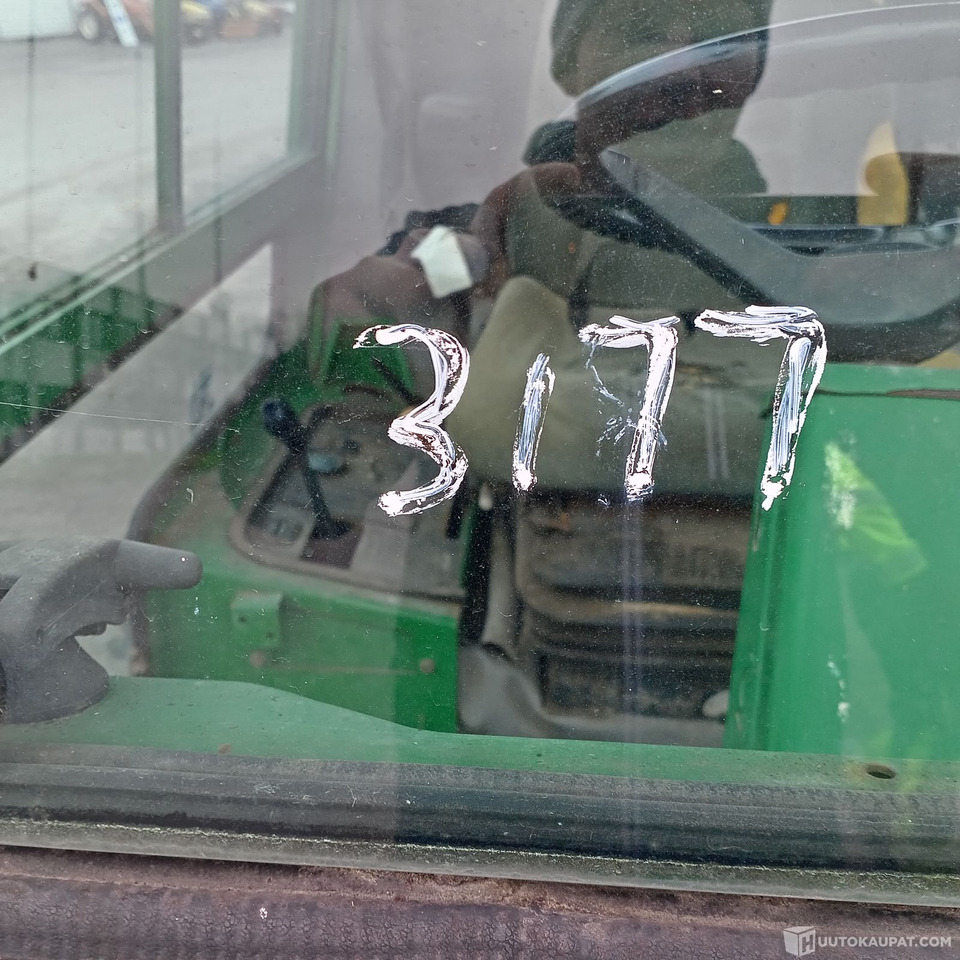 John Deere 3235 kelaleikkuri, 4 WD ja hytti, Hollola - Garden equipment: picture 5 John Deere 3235 kelaleikkuri, 4 WD ja hytti, Hollola - Garden equipment: picture 5