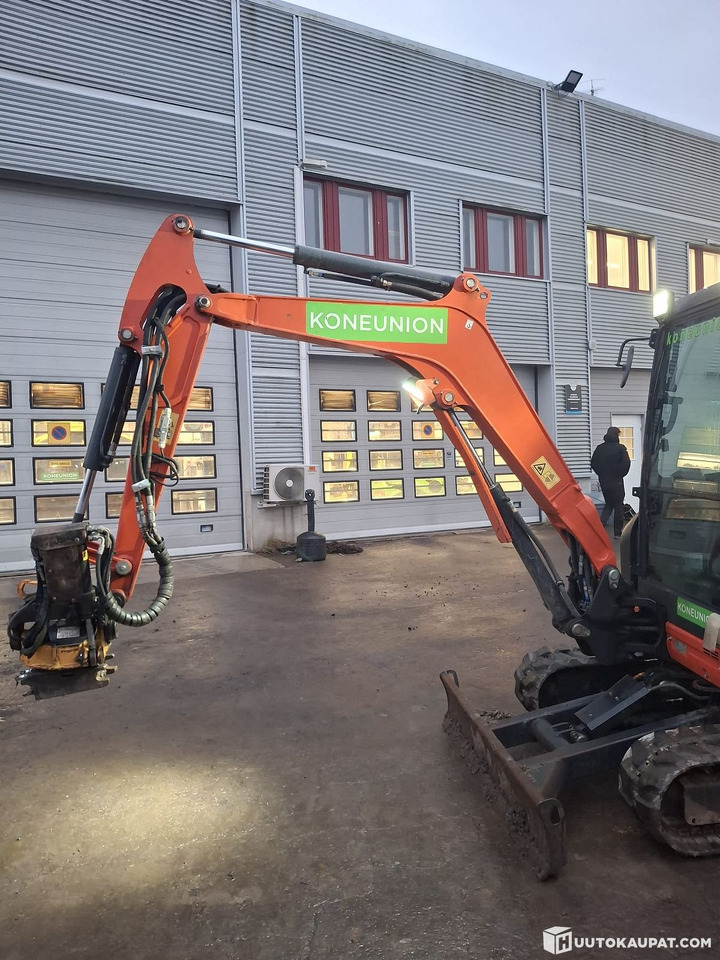 Kubota excavator KX030-4, yr 2018, 3,582 h, Espoo - Mini excavator: picture 4 Kubota excavator KX030-4, yr 2018, 3,582 h, Espoo - Mini excavator: picture 4