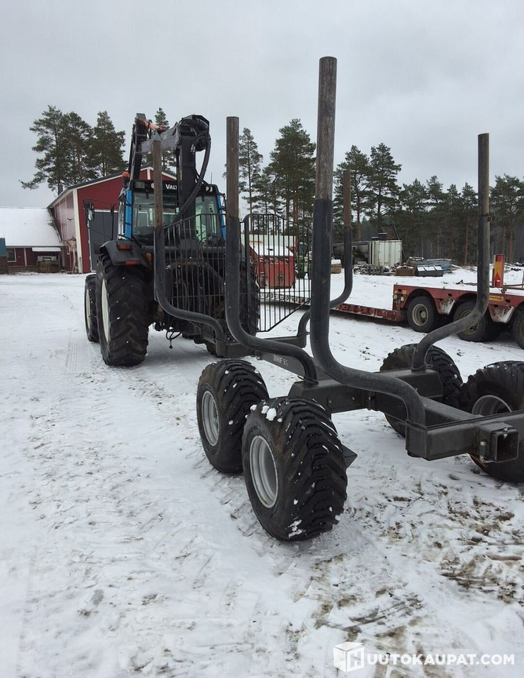 Farm tractor Valmet 6800 + PMF 850 crane + trailer BMF 9T, Leppävirta: picture 18 Farm tractor Valmet 6800 + PMF 850 crane + trailer BMF 9T, Leppävirta: picture 18